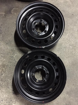 ขายล้อกะทะรีโว่17x7.5 ถอดป้ายแดงเก่าเก็บ ล้อละ800บ. โทร.0879050181.จัดส่งได้ทุกที่ทั่วไทย