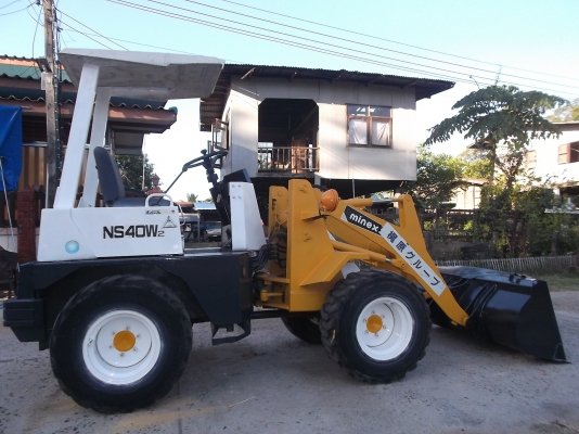ขายรถตักล้อยาง YANMAR V3 NS 40 W2 สภาพพร้อมใช้สวยมากเดิมๆ เก็บสีใหม่ เครื่องดี 3 สูบ เกียร์ท๊อกสั่งง ขายรถตักล้อยาง YANMAR V3 NS 40 W2 สภาพพร้อมใช้สวยมากเดิมๆ เก็บสีใหม่ เครื่องดี 3 สูบ เกียร์ท๊อกสั่งง