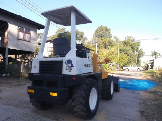 ขายรถตักล้อยาง YANMAR V3 NS 40 W2 สภาพพร้อมใช้สวยมากเดิมๆ เก็บสีใหม่ เครื่องดี 3 สูบ เกียร์ท๊อกสั่งง ขายรถตักล้อยาง YANMAR V3 NS 40 W2 สภาพพร้อมใช้สวยมากเดิมๆ เก็บสีใหม่ เครื่องดี 3 สูบ เกียร์ท๊อกสั่งง