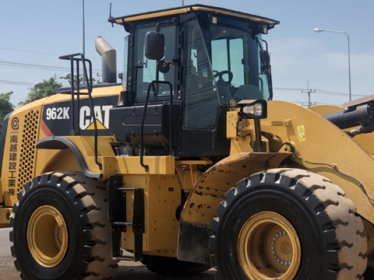 ขายรถตักล้อยาง CAT 962K ปี 2015 นำเข้าเองจากญี่ปุ่น สภาพสวยพร้อมใช้งาน มีVDOการทำงานครับ