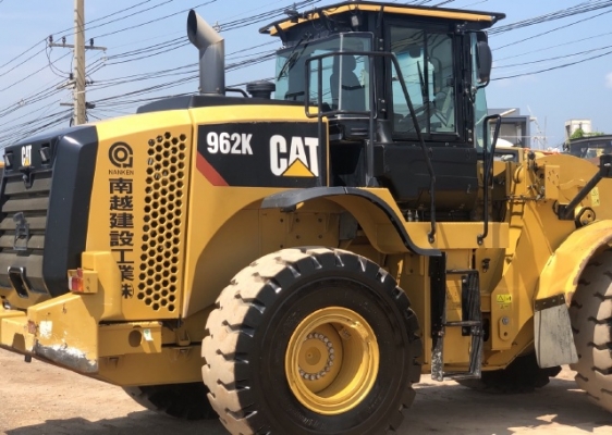 ขายรถตักล้อยาง CAT 962K ปี 2015 นำเข้าเองจากญี่ปุ่น สภาพสวยพร้อมใช้งาน มีVDOการทำงานครับ