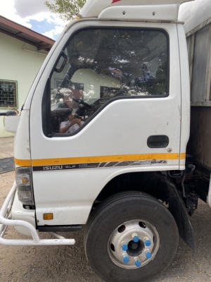 ‼️ใช้เงิน80,000ออกรถได้เลย‼️ขาย6ล้อISUZU NQR175แรงม้า เพลาหลังFเอฟ ยูโร2จดปี49กระบะพร้อมคอกยาว5.60เม