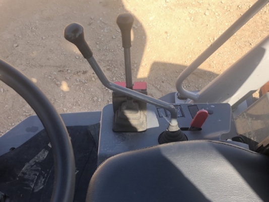 ขายรถตักล้อยาง HITACHI ZW50 ปี 2012 (3,XXX ชั่วโมง) นำเข้าเองจากญี่ปุ่น สภาพสวยพร้อมใช้งาน มีVDOการทำงานครับ