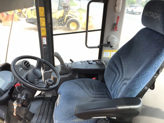 ขายรถตักล้อยาง HITACHI ZW140 (เท่าเทียบ WA200-6) ปี 2013 นำเข้าจากญี่ปุ่น สภาพสวยพร้อมใช้ มีVDOการทำงานครับ