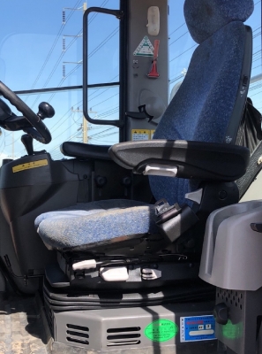 ขายรถตักล้อยาง HITACHI ZW220 นำเข้าเองจากญี่ปุ่น สภาพสวยพร้อมใช้ มีVDOการทำงานครับ ขายรถตักล้อยาง HITACHI ZW220 นำเข้าเองจากญี่ปุ่น สภาพสวยพร้อมใช้ มีVDOการทำงานครับ