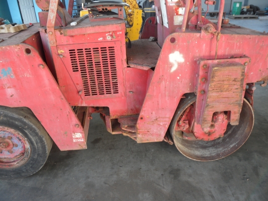 รถบดเก่านอก ขายถูก  (หน้าเหล็กหลังยาง)  ยี่ห้อ / รุ่นBomag BW 121 AC @195,000 ...สนใจคลิ๊ก ☎ 081-989-1989 หรั่งครับ