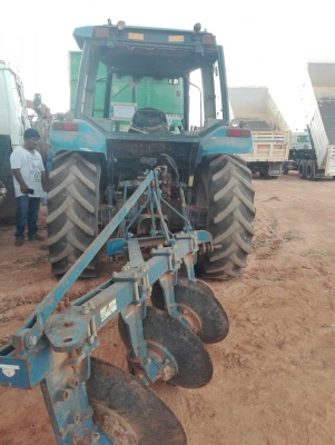 ขายรถไถ FORD NEWHOLLAND 7740  2 เพลาเอกสารเล่มทะเบียน