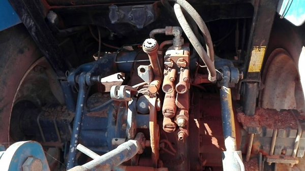 ขายรถไถ FORD NEWHOLLAND 7740  2 เพลาเอกสารเล่มทะเบียน