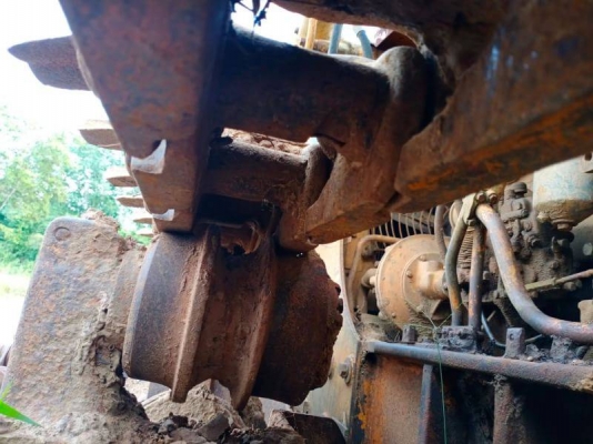 แทรคเตอร์ KOMATSU D50A-15 ห้องเลี้ยวแห้งราคา 200,000