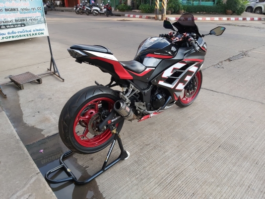 ขาย KAWASAKI NINJA300 ABS ปี 2016 ลายZX3R แต่งสวยๆ ทะเบียนพร้อมโอน ราคา 79500 บาท ส่งได้ทั่วไทย  รายการของแต่ง - แฮนด์แต่ง BOUSHI - แผงคอบนแต่ง BOUSHI - ท่อแต่งเสียงนุ่ม - การ์ดหม้อน้ำแต่ง - ชุดท้ายสั้นแต่ง - ชิวหน้าแต่ง MOTIVE  สนใจติดต่อ ☎️081-0578282 F