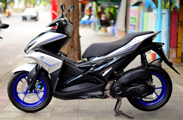 aerox ปี2018 สีเทา ท๊อปเบรค ABS กุญแจสมาทคีย์ เครื่องเดิม 49900 aerox ปี2018 สีเทา ท๊อปเบรค ABS กุญแจสมาทคีย์ เครื่องเดิม 49900