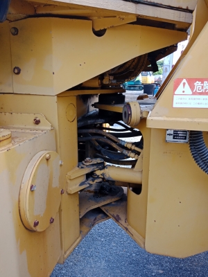 ขาย รถตัก KOMATSU WA100-1 นำเข้าจากญี่ปุ่น ระบบดี สีเดิมทั้งคัน ขายถูก โทร.090-986-2521 อ๊อบ