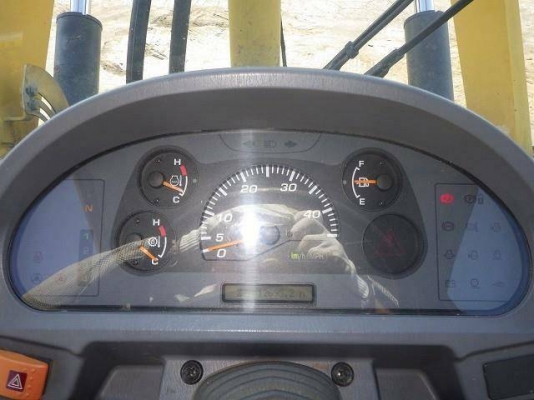 ขาย รถตัก KOMATSU WA100-5 นำเข้าจากญี่ปุ่น ระบบดี สีเดิมทั้งคัน ขายถูก โทร.090-986-2521 อ๊อบ