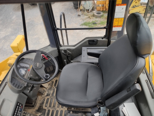 ขาย รถตักล้อยาง KOMATSU WA 200-3 นำเข้าจากญี่ปุ่นโดยตรง โทร.090-986-2521 อ๊อบ