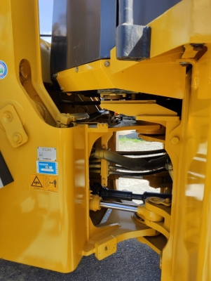 ขาย รถตักล้อยาง TCM L27-3 แขนยาวแท้จากญี่ปุ่น ยางใหม่ 4เส้น ใช้งานยาวๆ รถสวยกริ๊บ โทร.090-986-2521 อ๊อบ