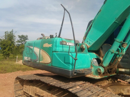 KOBELCO SK200-8YN11 ปี56 ชม.ทำงานไม่ถึงหมื่น เอวหลวม เอกสารเล่มทะเบียนราคา 990,000 คอมนอก20,000