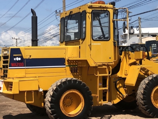 ขายรถตักล้อยาง KOMATSU WA200-1 นำเข้าเองจากญี่ปุ่น สภาพสวยพร้อมใช้ มีVDOการทำงานครับ