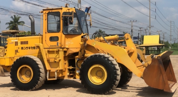 ขายรถตักล้อยาง KOMATSU WA300-3E นำเข้าเองจากญี่ปุ่น สภาพสวยพร้อมใช้งาน มีVDOการทำงานครับ ขายรถตักล้อยาง KOMATSU WA300-3E นำเข้าเองจากญี่ปุ่น สภาพสวยพร้อมใช้งาน มีVDOการทำงานครับ