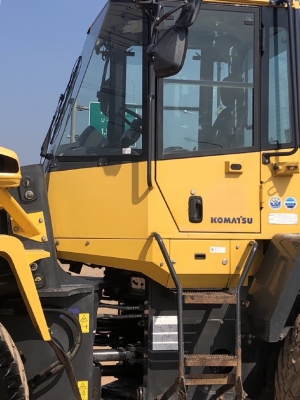 ขายรถตักล้อยาง KOMATSU WA320-6 นำเข้าเองจากญี่ปุ่น สภาพสวยพร้อมใช้งาน มีVDOการทำงานครับ ขายรถตักล้อยาง KOMATSU WA320-6 นำเข้าเองจากญี่ปุ่น สภาพสวยพร้อมใช้งาน มีVDOการทำงานครับ