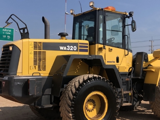 ขายรถตักล้อยาง KOMATSU WA320-6 นำเข้าเองจากญี่ปุ่น สภาพสวยพร้อมใช้งาน มีVDOการทำงานครับ ขายรถตักล้อยาง KOMATSU WA320-6 นำเข้าเองจากญี่ปุ่น สภาพสวยพร้อมใช้งาน มีVDOการทำงานครับ