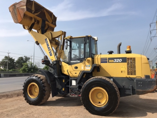 ขายรถตักล้อยาง KOMATSU WA320-7 ปี 2014 นำเข้าเองจากญี่ปุ่น สภาพสวยพร้อมใช้งาน ถึงเร็วๆนี้ครับ