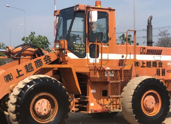 ขายรถตักล้อยาง KOMATSU WA350-1 นำเข้าเองจากญี่ปุ่น สภาพสวยพร้อมใช้ มีVDOการทำงานครับ