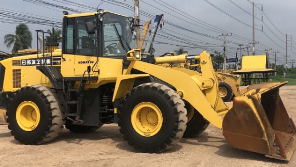 ขายรถตักล้อยาง KOMATSU WA380-6 ปี 2013 นำเข้าเองจากญี่ปุ่น สภาพสวยพร้อมใช้งาน มีVDOการทำงานครับ
