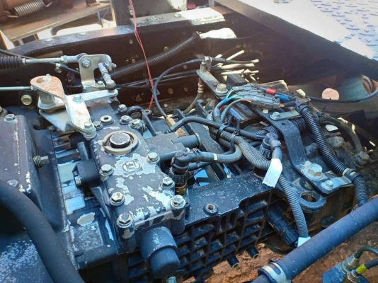 Isuzu 360 แรง ปี 54 สิบล้อหัวลากรถเดิมทั้งคัน เก่าเก็บ ไมล์น้อยยาง BS เต็ม 10 เส้น ทะเบียนพร้อม