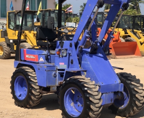 ขายรถตักล้อยาง MITSUBISHI WS200A (2XX ชั่วโมง) นำเข้าเองจากญี่ปุ่น สภาพสวยพร้อมใช้งาน มีVDOการทำงานครับ