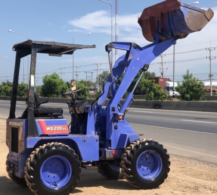 ขายรถตักล้อยาง MITSUBISHI WS200A (2XX ชั่วโมง) นำเข้าเองจากญี่ปุ่น สภาพสวยพร้อมใช้งาน มีVDOการทำงานครับ
