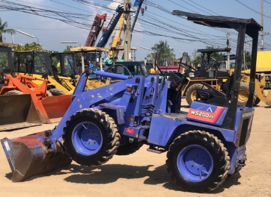 ขายรถตักล้อยาง MITSUBISHI WS200A (2XX ชั่วโมง) นำเข้าเองจากญี่ปุ่น สภาพสวยพร้อมใช้งาน มีVDOการทำงานครับ
