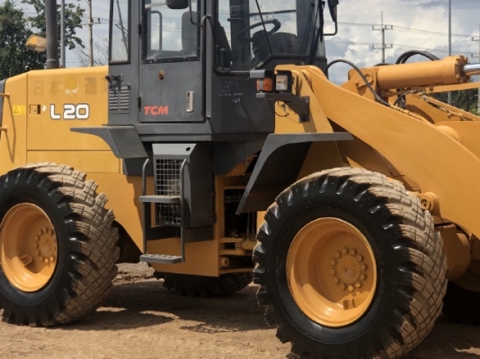 ขายรถตักล้อยาง TCM L20 (เทียบเท่า WA200) นำเข้าเองจากญี่ปุ่น สภาพสวยพร้อมใช้ มีVDOการทำงานครับ ขายรถตักล้อยาง TCM L20 (เทียบเท่า WA200) นำเข้าเองจากญี่ปุ่น สภาพสวยพร้อมใช้ มีVDOการทำงานครับ