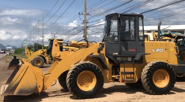 ขายรถตักล้อยาง TCM L20 (เทียบเท่า WA200) นำเข้าเองจากญี่ปุ่น สภาพสวยพร้อมใช้ มีVDOการทำงานครับ