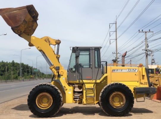 ขายรถตักล้อยาง TCM L32-3 นำเข้าเองจากญี่ปุ่น สภาพสวยพร้อมใช้งาน มีVDOการทำงานครับ ขายรถตักล้อยาง TCM L32-3 นำเข้าเองจากญี่ปุ่น สภาพสวยพร้อมใช้งาน มีVDOการทำงานครับ