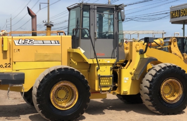 ขายรถตักล้อยาง TCM L32-3 นำเข้าเองจากญี่ปุ่น สภาพสวยพร้อมใช้งาน มีVDOการทำงานครับ ขายรถตักล้อยาง TCM L32-3 นำเข้าเองจากญี่ปุ่น สภาพสวยพร้อมใช้งาน มีVDOการทำงานครับ