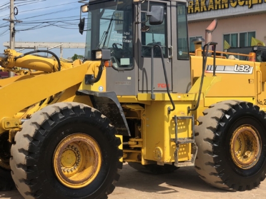 ขายรถตักล้อยาง TCM L32-3 นำเข้าเองจากญี่ปุ่น สภาพสวยพร้อมใช้งาน มีVDOการทำงานครับ ขายรถตักล้อยาง TCM L32-3 นำเข้าเองจากญี่ปุ่น สภาพสวยพร้อมใช้งาน มีVDOการทำงานครับ