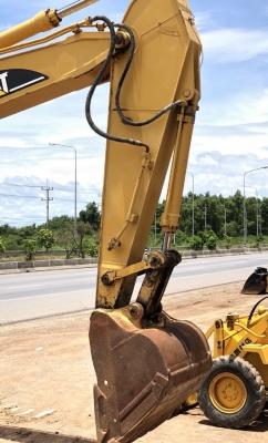 ขายรถขุด CAT 330B ลายหัวกระแทก นำเข้าเองจากญี่ปุ่น สภาพสวยพร้อมใช้ มีVDOการทำงานครับ ขายรถขุด CAT 330B ลายหัวกระแทก นำเข้าเองจากญี่ปุ่น สภาพสวยพร้อมใช้ มีVDOการทำงานครับ