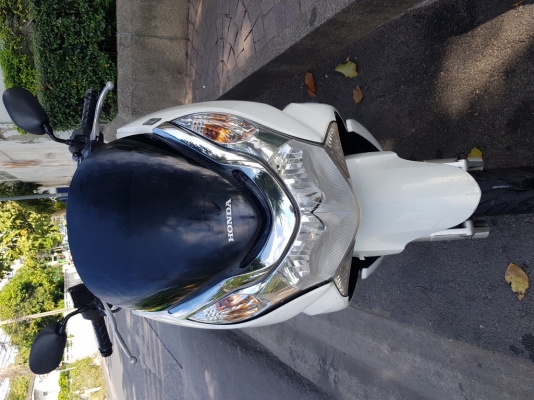 ขายด่วน Honda PCX รถเดิมพร้อมใช้งาน เอกสารเล่มทะเบียน พร้อมโอนขายถูก 29,000บาท ขายด่วน Honda PCX รถเดิมพร้อมใช้งาน เอกสารเล่มทะเบียน พร้อมโอนขายถูก 29,000บาท