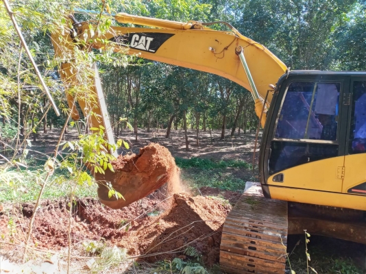 CAT320C ชม.ทำงาน2หมื่นนิดๆ ทุกอย่างดี มีแผลที่แขนนิดหน่อยเอกสารเล่มทะเบียนราคา 980,000 คอมนอก15,000