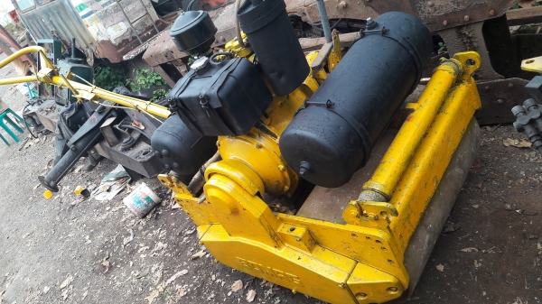 รถบดเดินตาม BOMAG รุ่นBW75S มือสองญี่ปุ่น ขนาดใหญ่ 1 ตัน บดอัดสั่นสเทือนได้ เครื่องดีเซล1สูบ สภาพดีพร้อมใช้งาน 78000 โทร 084-5424150