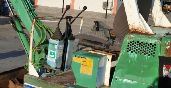 ขายด่วนราคาพิเศษ165,000฿รถแบคโฮมิสซูฮานีคH27เทียบเท่าPC30เครื่องมิสซูตัวใหม่4สูบคอลโทลสั้นปั่มแรงรถนอกเพิ่งนำเข้ามาใหม่ยังไม่เคยใช้งานในเมืองไทยเลย เครื่องดีปั้มเเรงพร้อมใช้บูมอาร์มสวยช่างล่างดีรถสวยเร็วแรงไม่โหลดพร้อมใช้เดิมๆเอกสารอินวอยล์