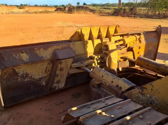 รถแทรคเตอรCatterpillar D5H เกียรธรรมดา เครื่องดี ช่วงล่างเต็ม เอกสารเล่มทะเบียน