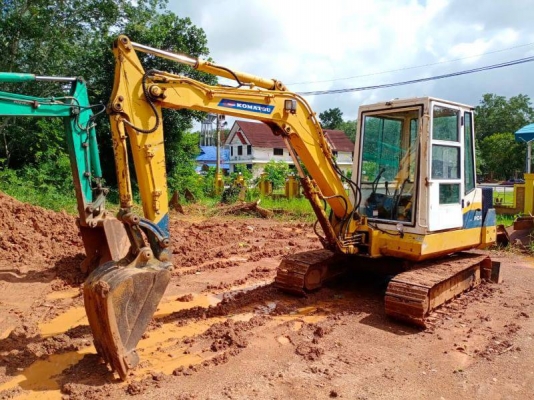 KOMATSU PC40-6 มีเก๋งด้วยราคา 220,000