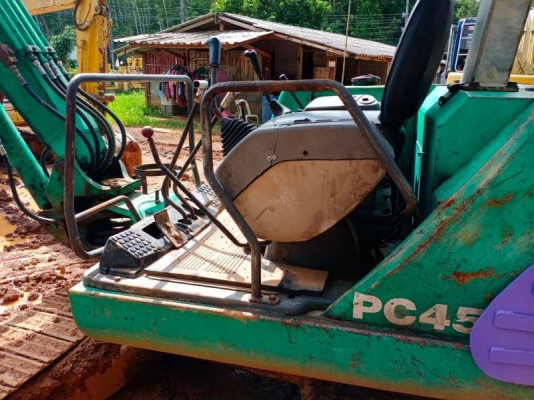 KOMATSU PC45-7 มีระบบหัวกระแทกราคา 320,000