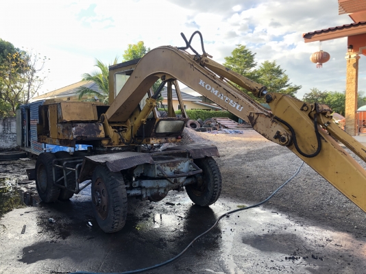 แมคโคล้อยาง KOMATSU PW60-1 2เพลา
