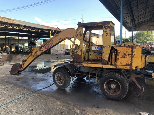 แมคโคล้อยาง KOMATSU PW60-1 2เพลา