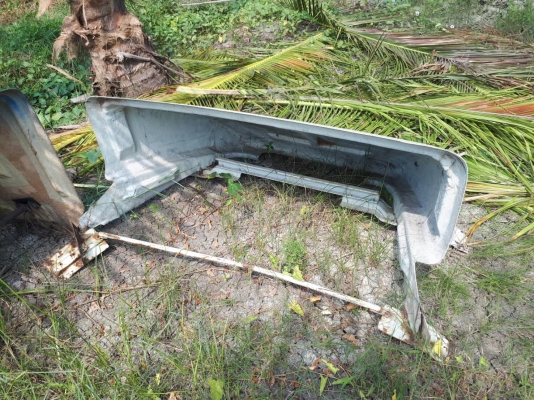 ขาย หมวก กระบังลม สำหรับหัวรถบรรทุก บรรทุก 4 ล้อกลาง 6 ล้อ  เพื่อลู่ลม ไม่ต้านลม อุปกรณ์ตกแต่ง เก่าญี่ปุ่น