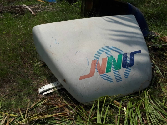 ขาย หมวก กระบังลม สำหรับหัวรถบรรทุก บรรทุก 4 ล้อกลาง 6 ล้อ  เพื่อลู่ลม ไม่ต้านลม อุปกรณ์ตกแต่ง เก่าญี่ปุ่น