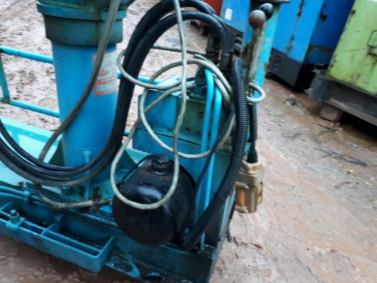 ขาย เครนสลิงไฟฟ้า 24V ขนาด 1 ตัน TADANO ติดรถกระบะ ปิ๊กอัพ บรรทุก 4 ล้อกลาง เก่าญี่ปุ่น พร้อมใช้