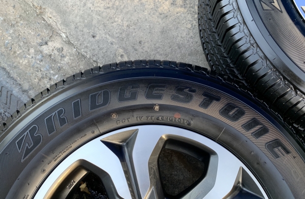 ล้อแม็ก Mazda BT50 Pro ขอบ17 สีเทาหน้าเงา พร้อมยางใหม่ป้ายแดง 265-65-17 Bridgestone ปี 19